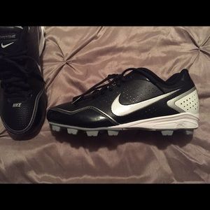 NEW NIKE MEN KEYSTONE  BLACK/WHITE BASEBALL CLEATS